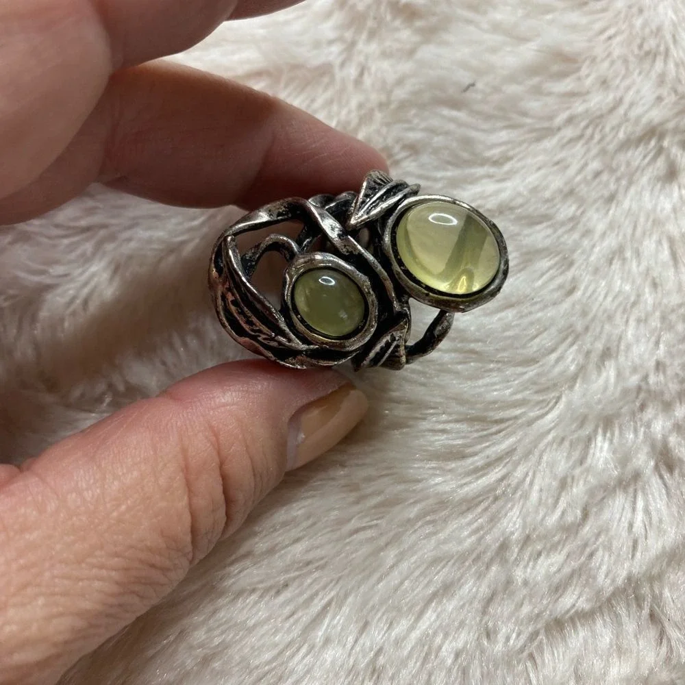 Silver Tone Leaf Style Green Stones Ring